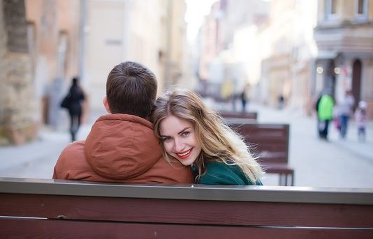 Вчені розповіли, які чоловіки найбільше приваблюють жінок