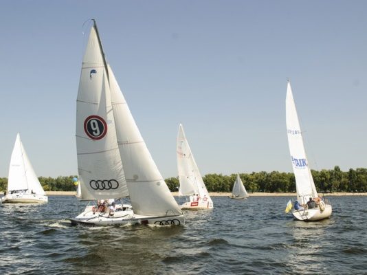 “Відкрита київська регата” – кілька десятків яхт взяли участь у змаганні