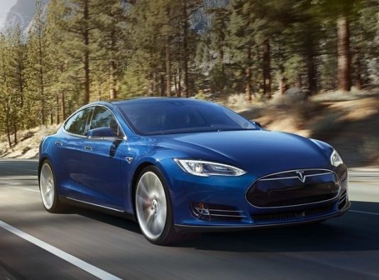 Автомобіль Tesla зламали за дві секунди