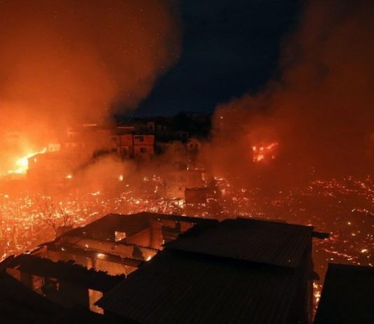 Надзвичайна ситуація у Бразилії: потужна пожежа знищила 600 будинків, є поранені