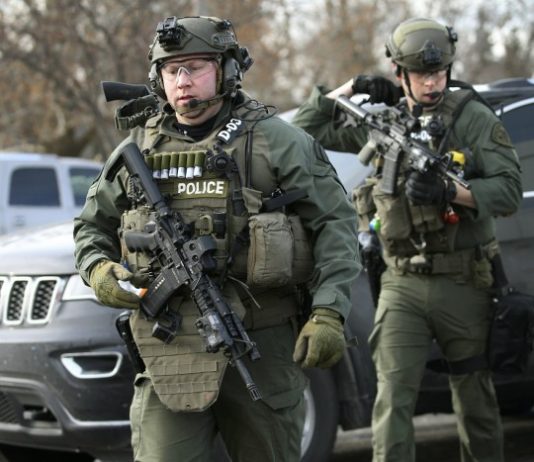 Шок: офісний працівник розстріляв людей, 6 убитих (відео)