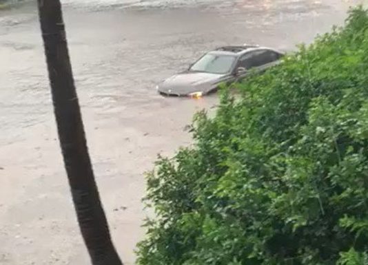У Сіднеї лютує шторм: без світла залишилися тисячі будинків