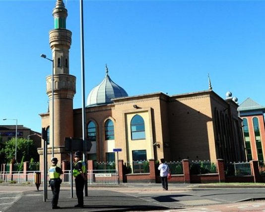 У британському місті напали на чотири мечеті за ніч