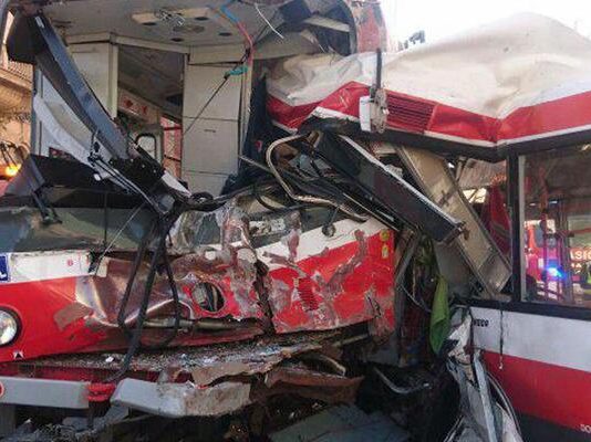 У Чехії зіткнулися трамвай і тролейбус: 40 постраждалих