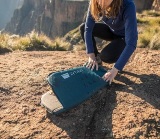 Який туристичний килимок вибрати для походу?