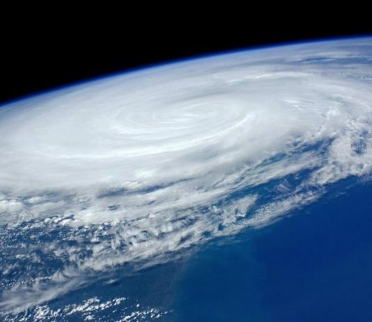 NASA показало неймовірний вид на ураган «Доріан»