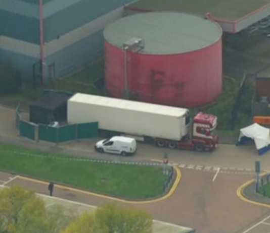 Поступово замерзали при -25: ЗМІ розповіли подробиці смерті 39 мігрантів у вантажівці