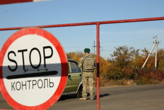 У профільному міністерстві дозволили дітям із окупованих територій поки що їздити без закордонних паспортів