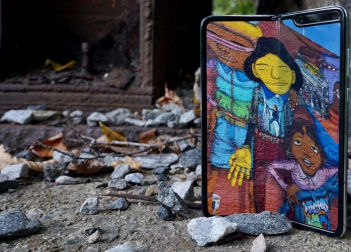Samsung-Galaxy-Fold-review-art-on-the-bridge-1200x676_large