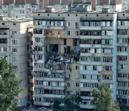 Квартири від Зеленського. Чому постраждалі від вибуху на Позняках не змогли потрапити у нове житло