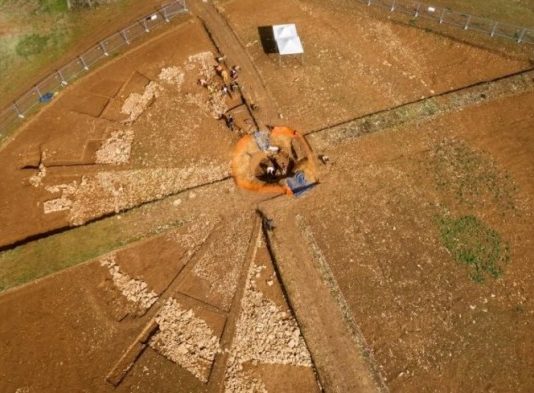 Сканування кельтської гробниці виявило непізнаний артефакт