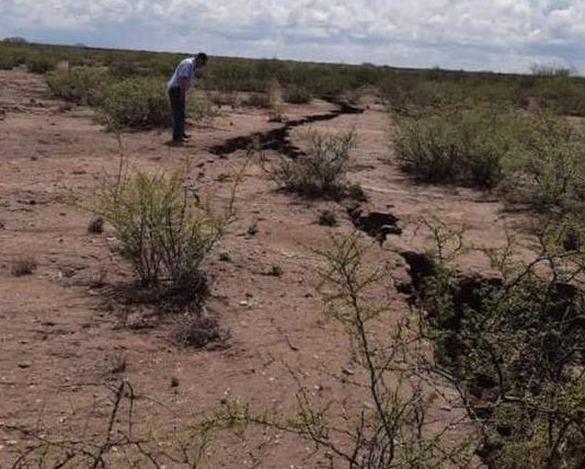 У мексиканській пустелі Хіменес утворилася гігантська тріщина