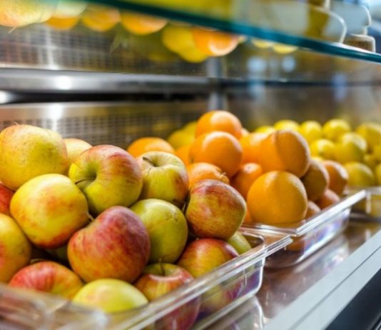 Лікар назвав найкорисніший і небезпечний спосіб їсти яблука