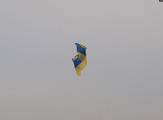 Над окупованим Кримом запустили 20-метровий прапор України