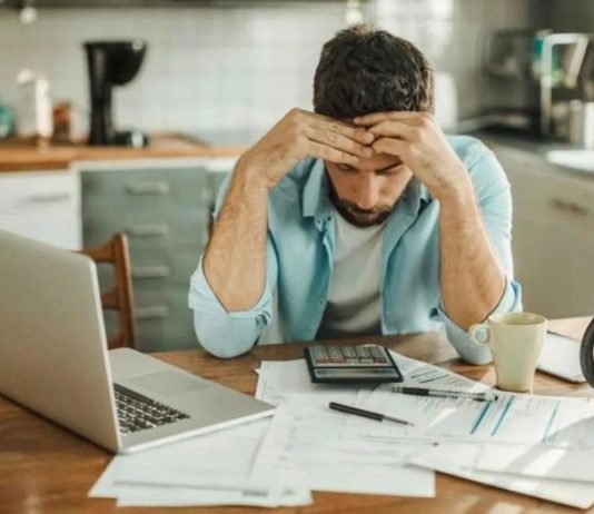 3 места, где можно занять денег до зарплаты