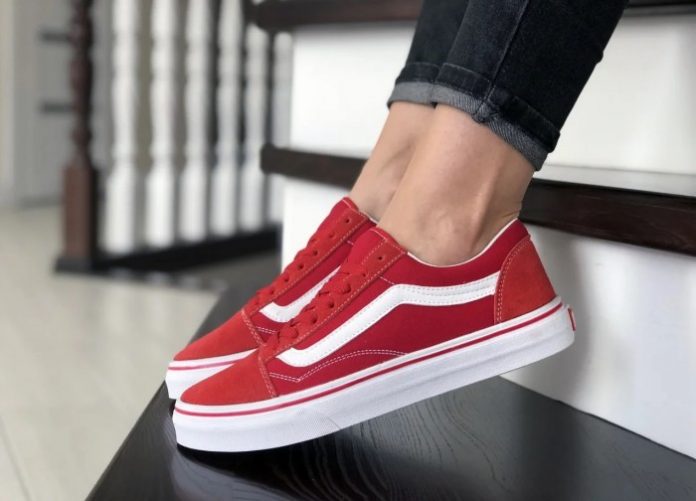 Кроссовки Vans