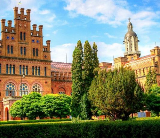 Вчитися за контрактом у 2021: названо вузи, які подорожчали найбільше