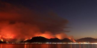 Українських туристів масово евакуюють з Туреччини