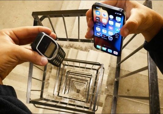Блогер порівняв міцність iPhone 13 Pro і Nokia 3310 в дроп-тесті з 20 поверху