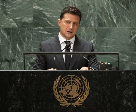 Президентський рейтинг: підтримка Зеленського зменшилася, однак він залишається лідером