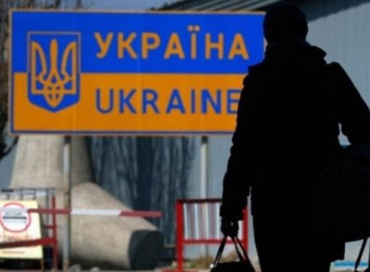 У Польщі в 2021 році померли майже тисяча українців